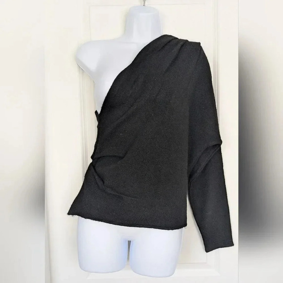 ASTR The Label Asymetrical Puff Sleeve Top NWT - Picture 5 of 12